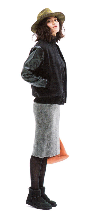 黒ムートンブーツ コーディネート