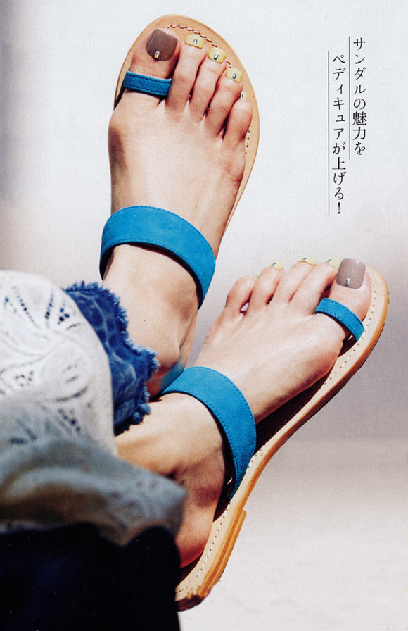 フラットサンダル ペディキュア
