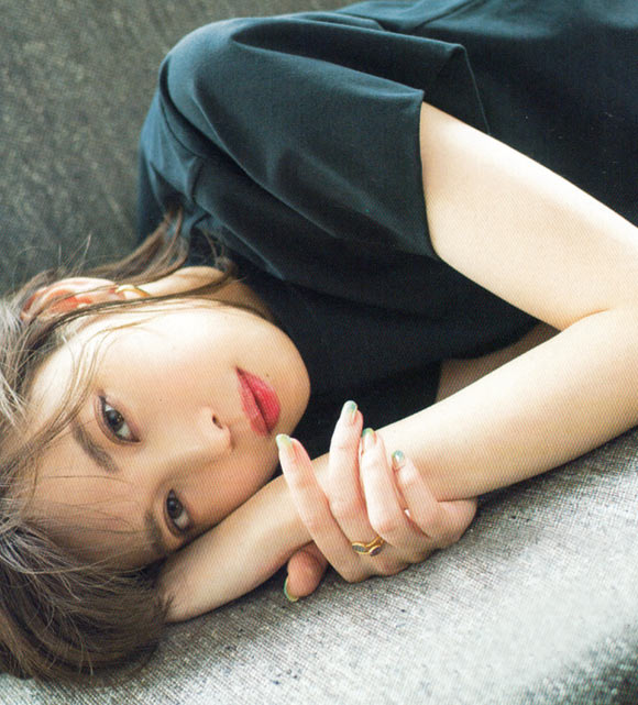 黒Ｔシャツ ネイル