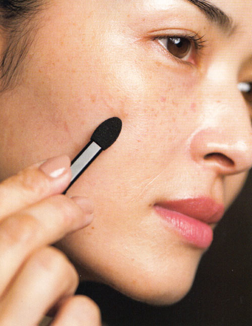 大人 コンシーラーの塗り方